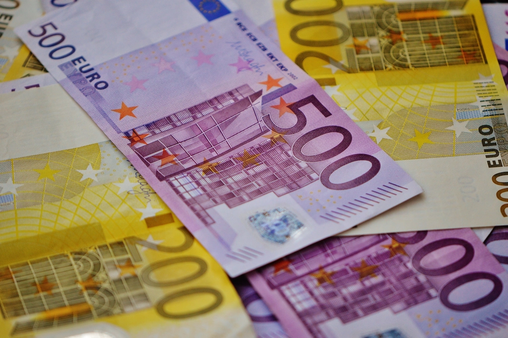 Billets en euros illustrant l'apport en fonds propres exigé sur une opération de marchand de biens